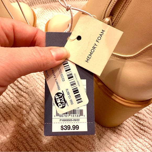 Universal Thread Katrina Platform Boot - Picture 5 of 5